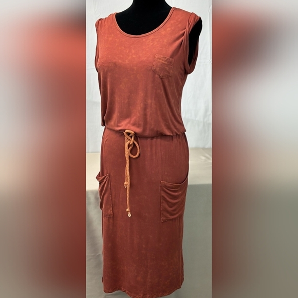 POL Asymmetrical Light Pink Sheath Sundress With Pockets & Side Slits - Picture 11 of 12